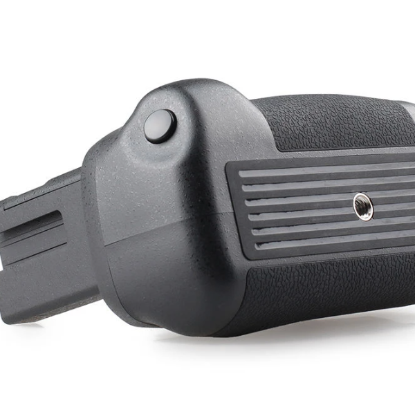 BATTERY GRIP NIKON D5500 D5600 ALTERNATIVO + BATERÍA + CONTROL REMOTO - Imagen 3
